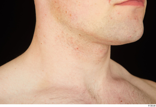 Torin neck 0003.jpg